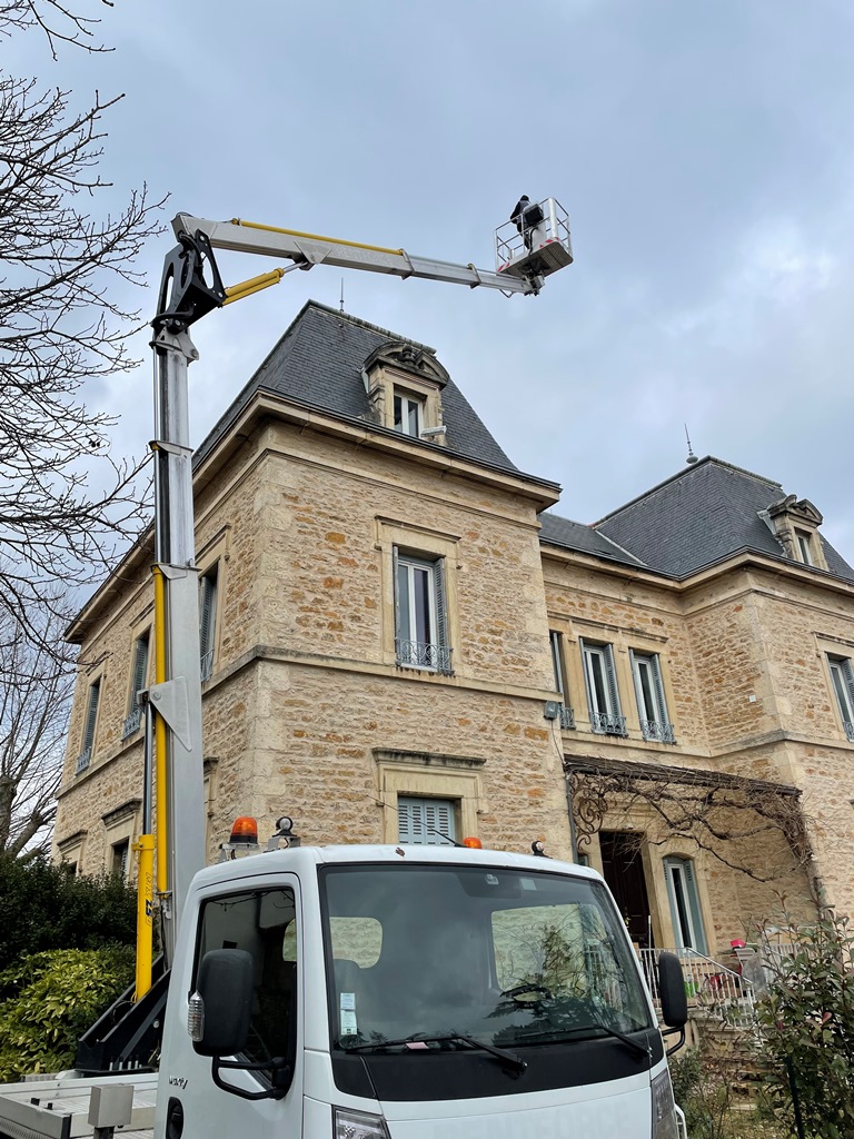 réfection toiture ardoise Vénissieux naveri pere et fils